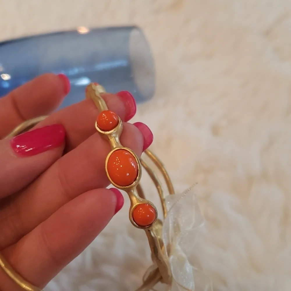 ❤‎ NWT Set 3 Row Bracelets Set Coral Stones Orange Gold metal Bracelets